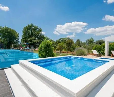 Nino Сasa de vacaciones *